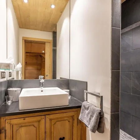 Elegant De Standing Avec Terrasse Et Acces Direct Aux Pistes A - Fr-1-694-119 Apartment Val-d'Isere